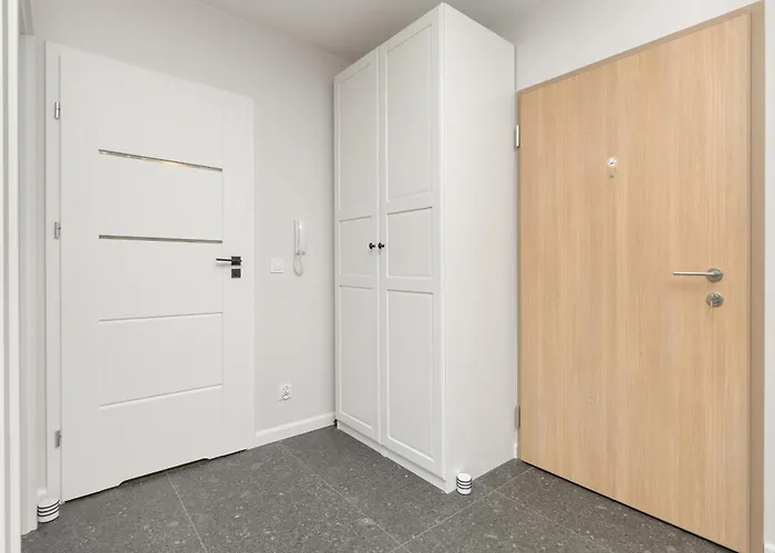 Latarnikow Estate Apartment With Balcony & Parking Gdansk By Noclegi Renters