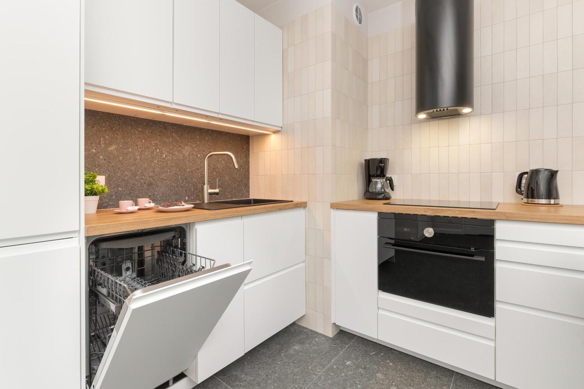 Latarnikow Estate With Balcony & Parking By Renters Apartment Gdansk