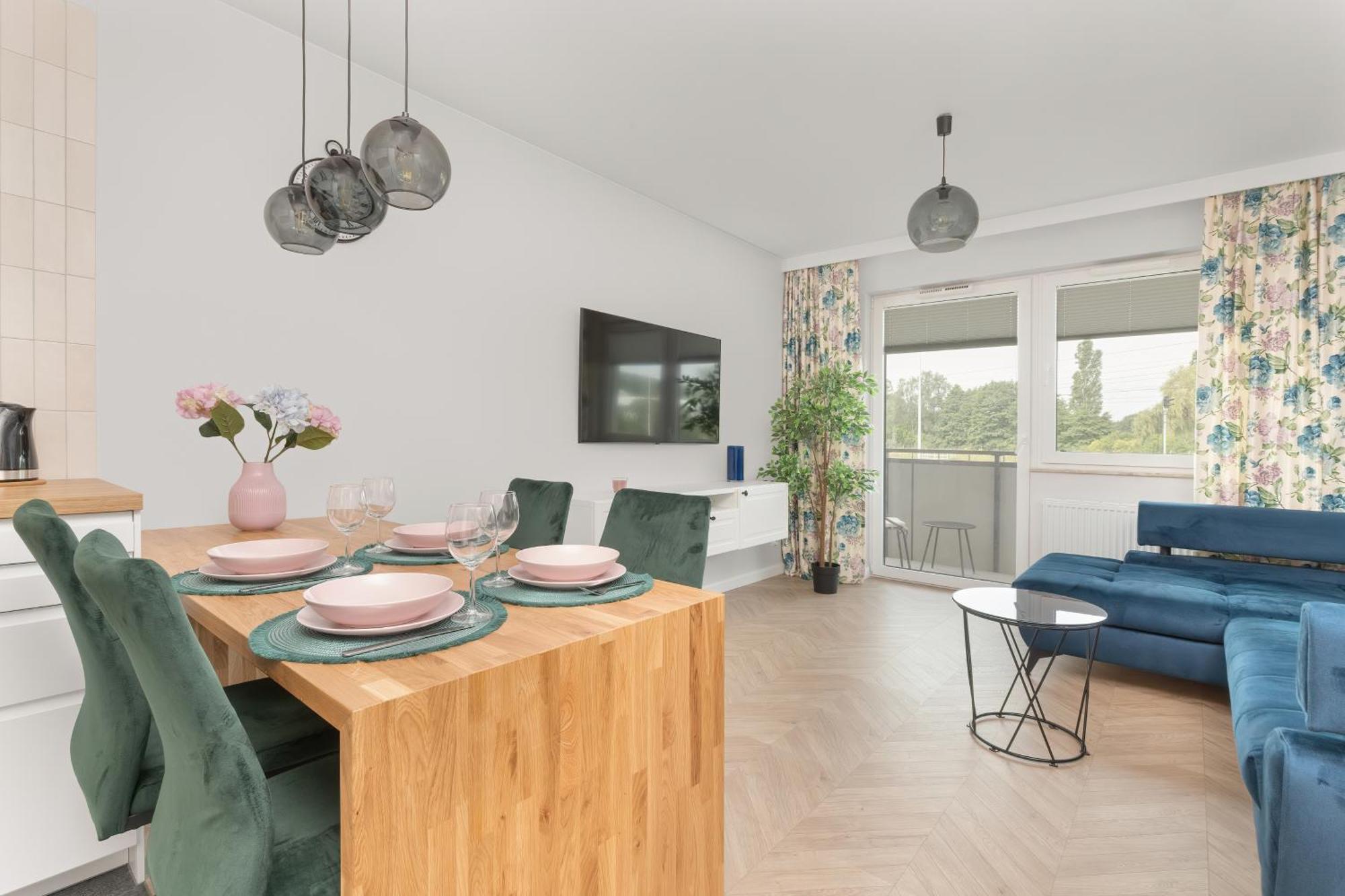 Latarnikow Estate With Balcony & Parking By Renters Gdansk