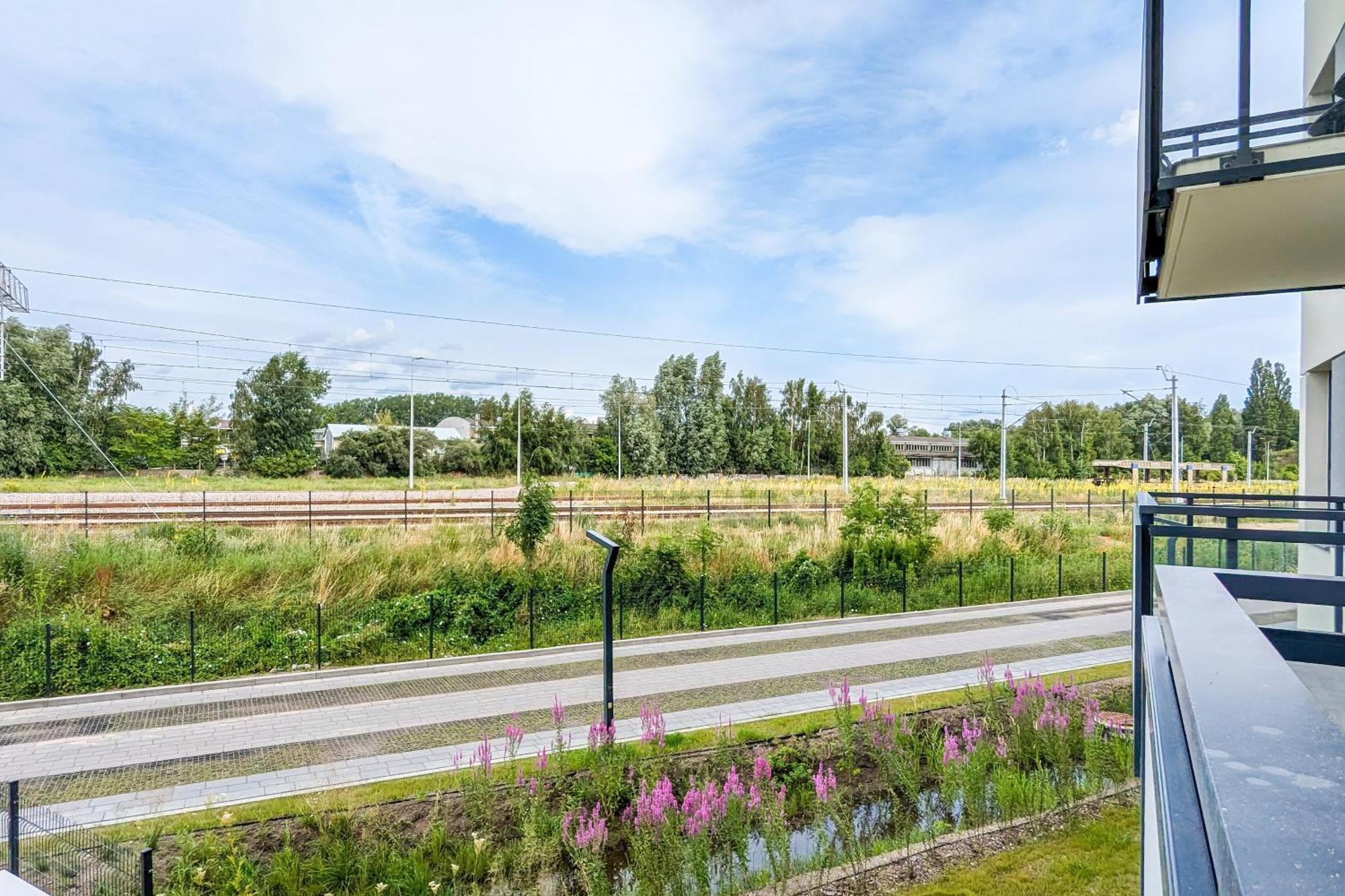 Latarnikow Estate With Balcony & Parking By Renters Apartment
