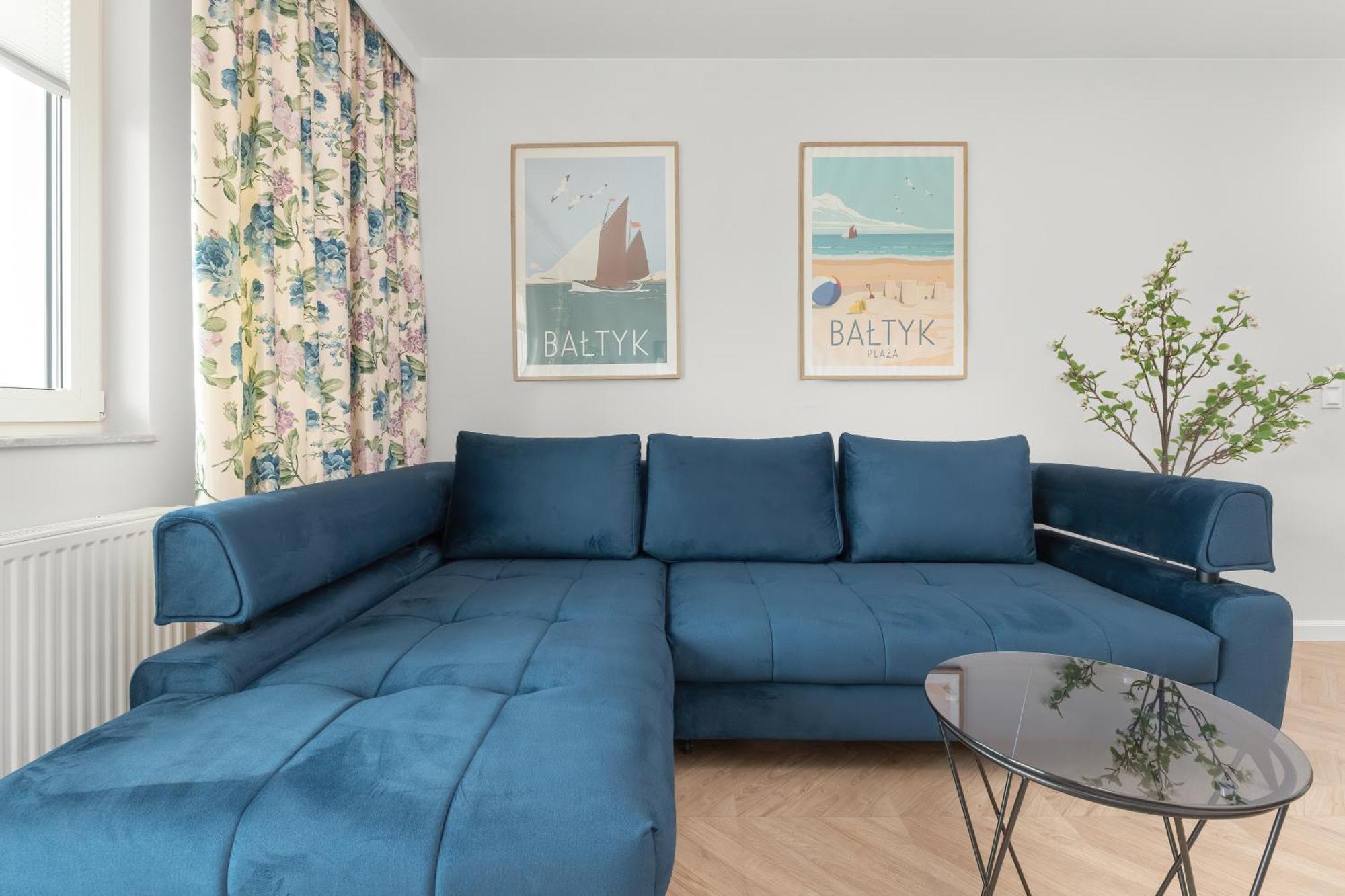Latarnikow Estate With Balcony & Parking By Renters *