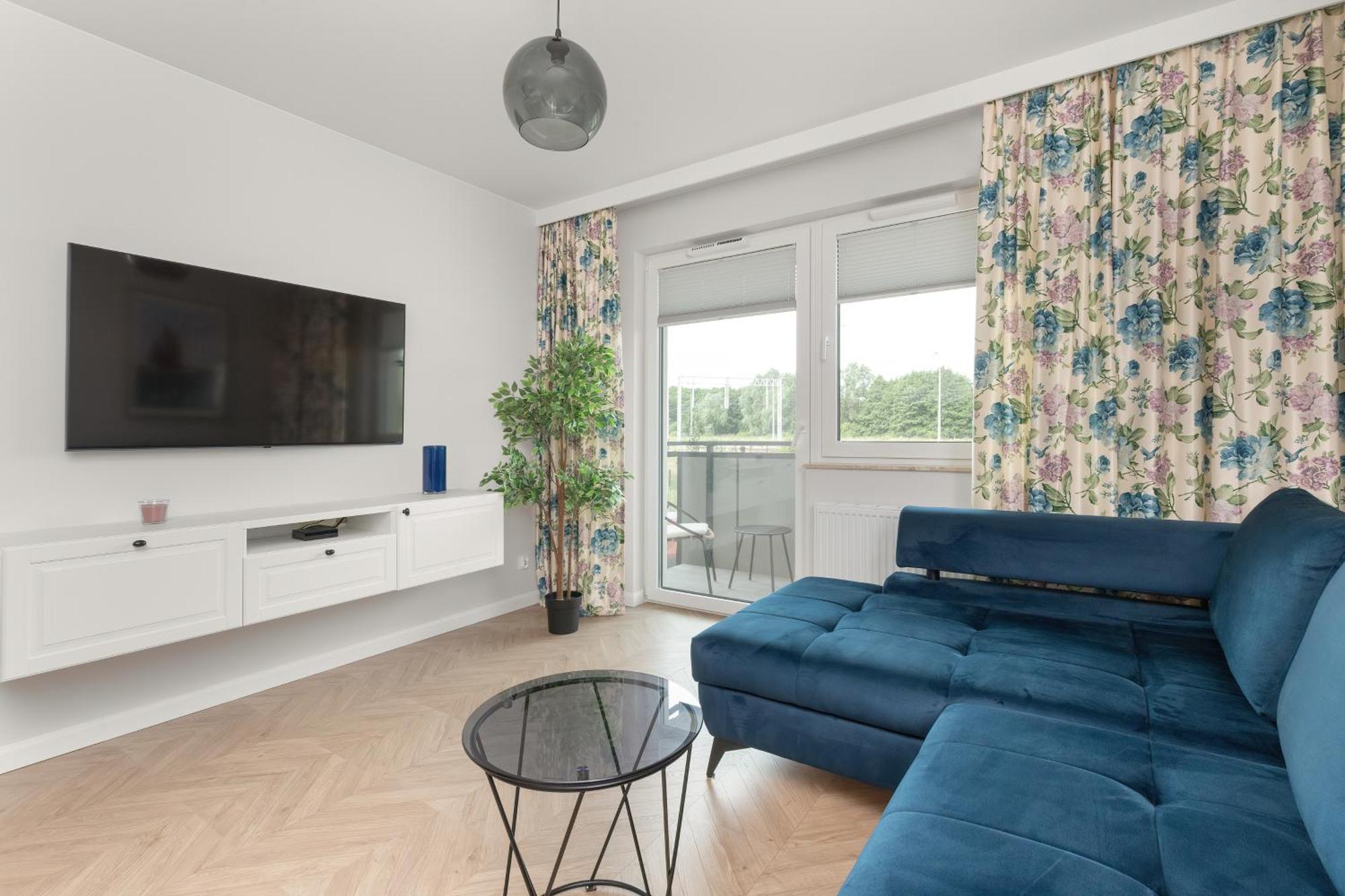 Apartment Latarnikow Estate With Balcony & Parking By Renters Gdansk