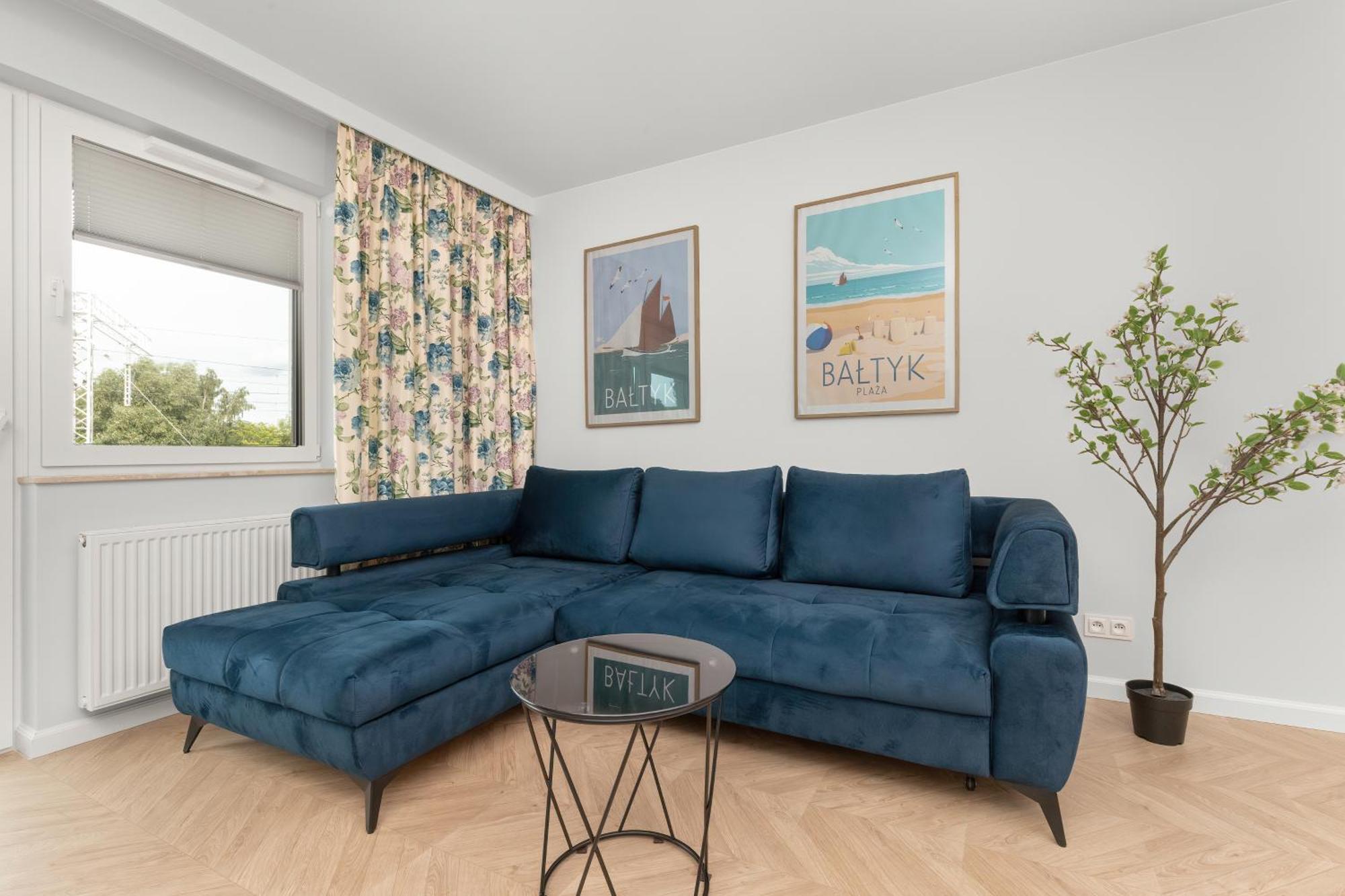 Apartment Latarnikow Estate With Balcony & Parking By Renters